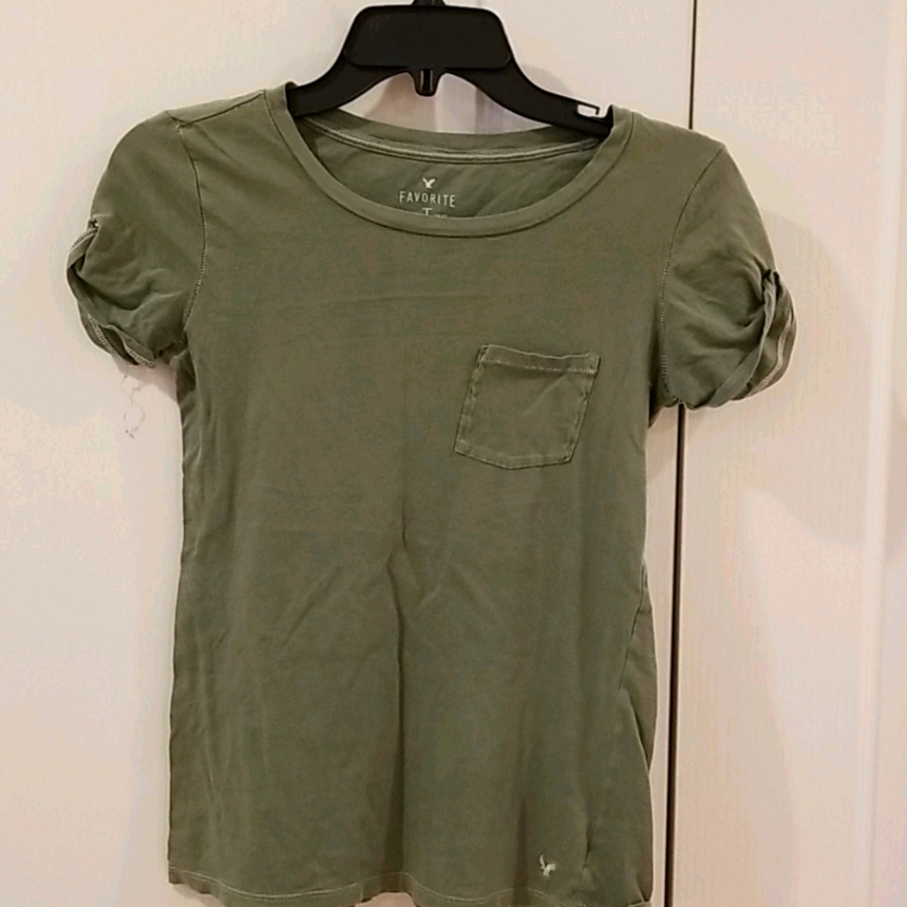 American Eagle tee with sleeve detail